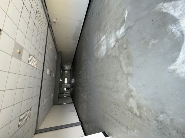 {i